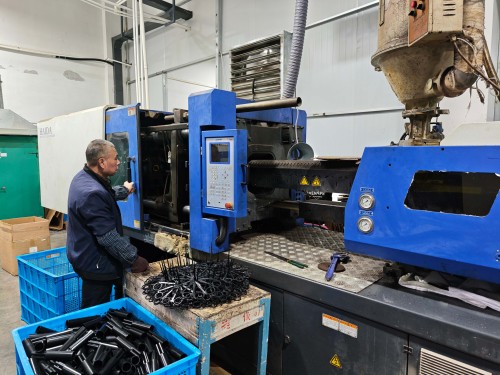 פתרונות כוח אמינים: Penghe Electric Powers תעשיות מגוונות עם אביזרי כבלים בטווח מלא