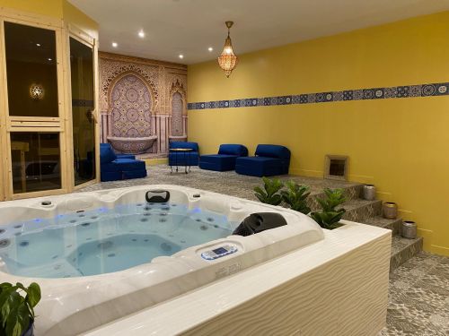 Issiq vannaning spa uchun turli xil o'rnatish turlari