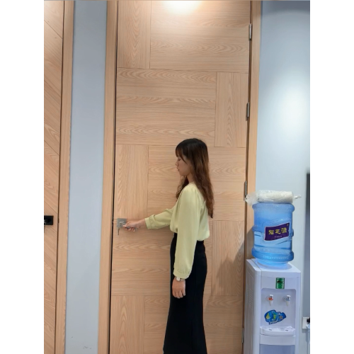 האָלץ בונט ינלענדיש טיר