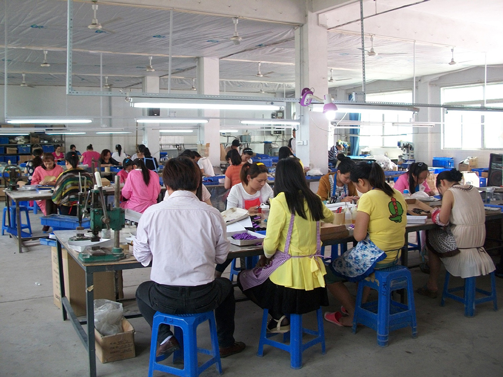 Shenzhen Nanfang Shishang Cosmetic Utensil Co., Ltd.