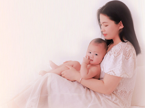 Тиксирани пелени срещу издърпани панталони: Как да изберете правилната пелена за вашето бебе?