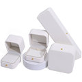 Hanhong Factory Großhandel Custom Luxury Samt Schmuck Verpackung Box Dicke Schwamm Seiden Halskette Leder Schmuck Schmuck Schmuck 1