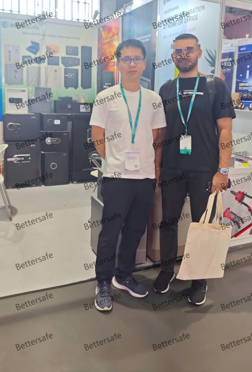 Venha calorosamente nos encontrar para obter mais informações conosco sobre itens de cofre