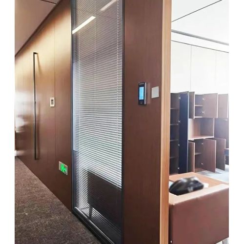 Advantages of using metal film partition in office decoration