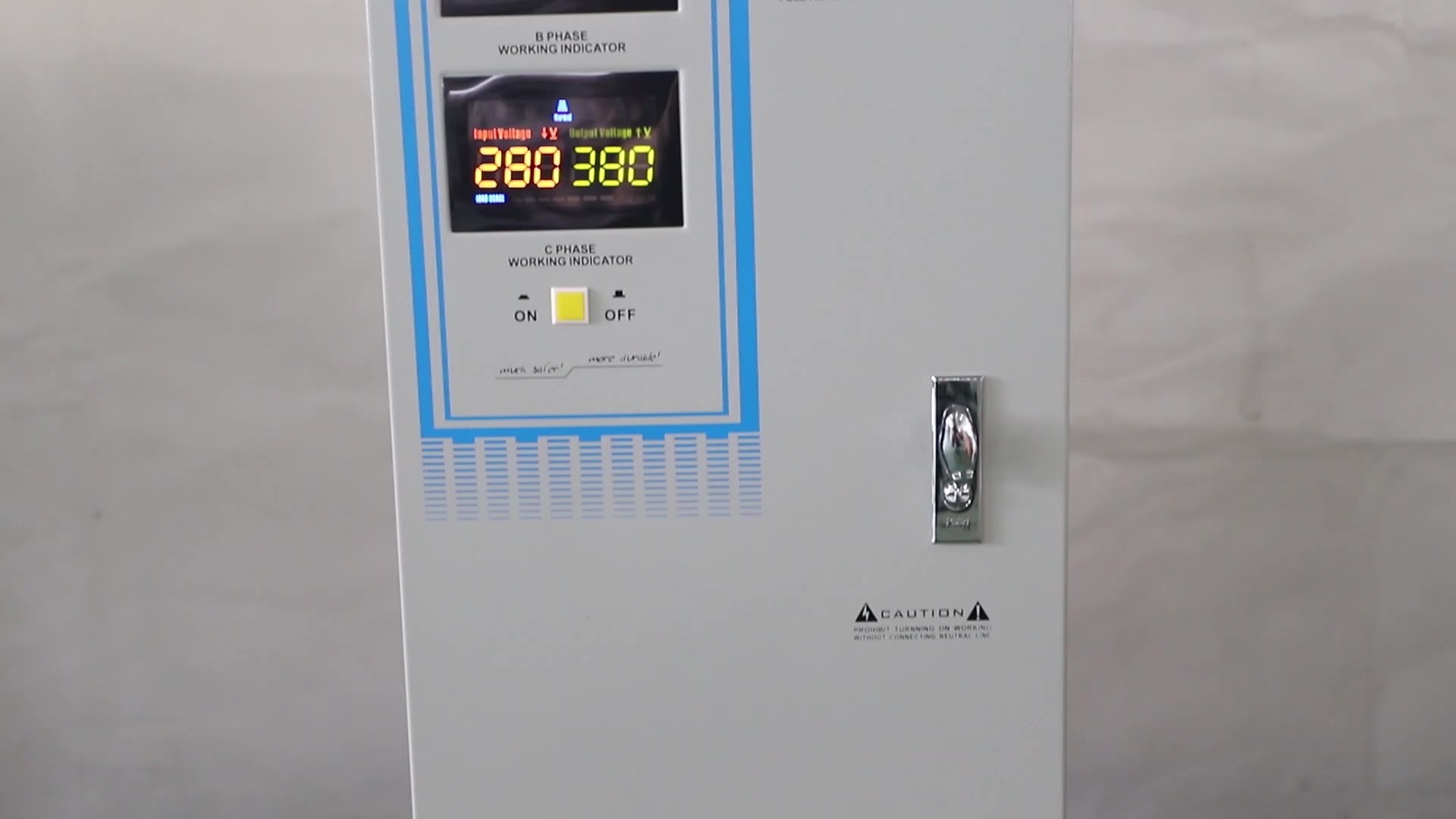 ประสิทธิภาพสูง AVR 30KVA 380V สามเฟส 3 เฟส 10KVA แรงดันไฟฟ้าอัตโนมัติแรงดันไฟฟ้ากระแสสลับแรงดันไฟฟ้ากระแสสลับ