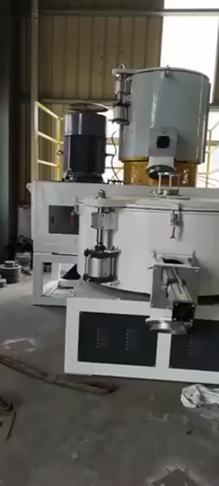 Plastic mixer