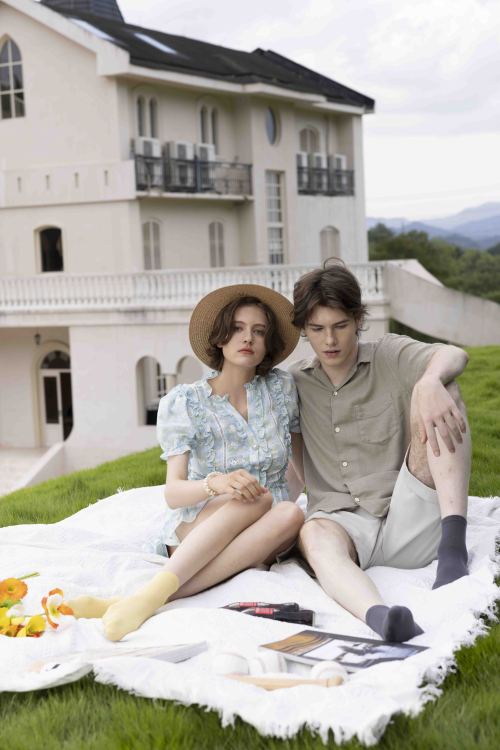 Zhuji Yunmao Clothing Co., Ltd.: Partenerul global pentru soluții diverse de înaltă calitate pentru șosete