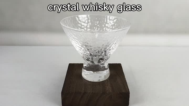 Hammer timbul crystal stemless martini gelas