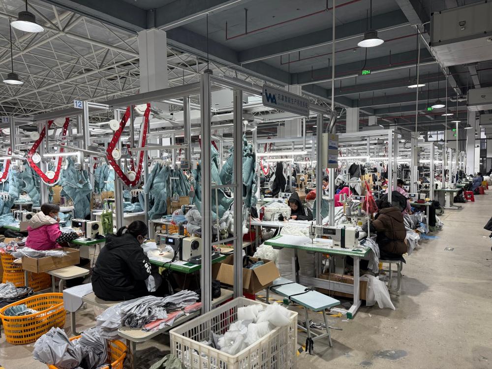 Factory Interior Working Scene (17)