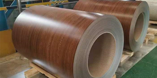 Bakit ang wood-grain color-coated steel sheet o Pre-coated wood desgin color aluminum isang popular na pagpipilian para sa mga panlabas na bakod?