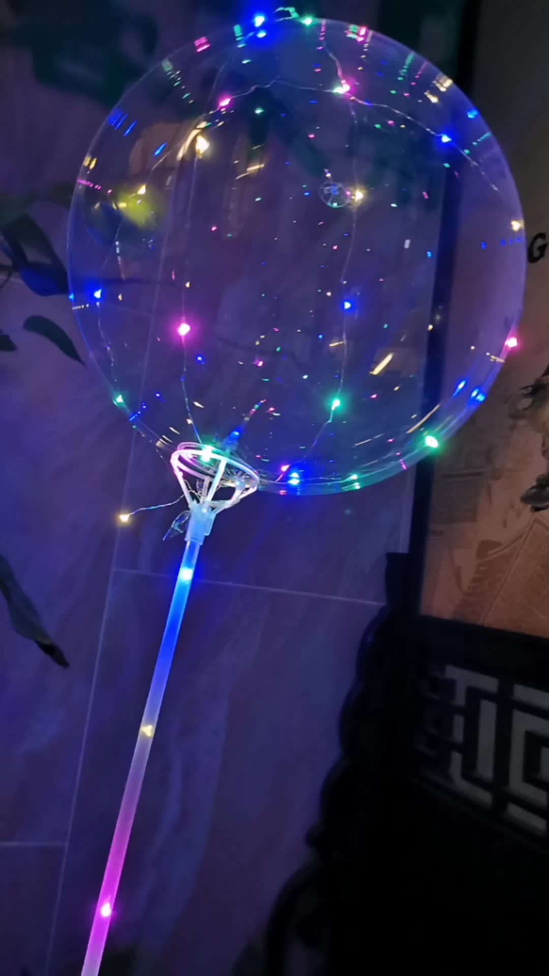 Χονδρική φωτεινή πολύχρωμη LED ελαφριά bobo φυσαλίδες πλαστικό μπαλόνι διαφανές globos για χριστουγεννιάτικο πάρτι γάμου διακόσμηση1
