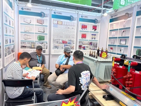 Em 18 de abril, quarto dia da 139ª Feira de Cantão, o estande C16.3F19 da Jiangsu Kelide Electric Co., Ltd. continuou a atrair um fluxo constante de visitantes.