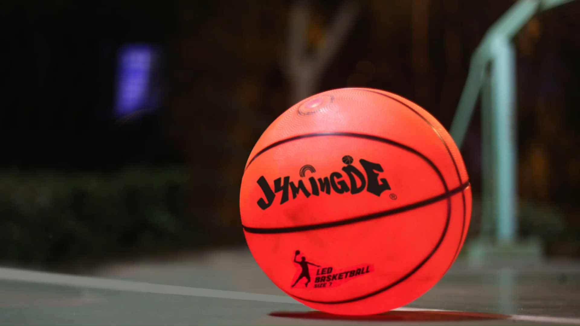 Le logo personnalisé a conduit l'éclairage de balles de basket brillante dans la balle de basket-ball sombre1