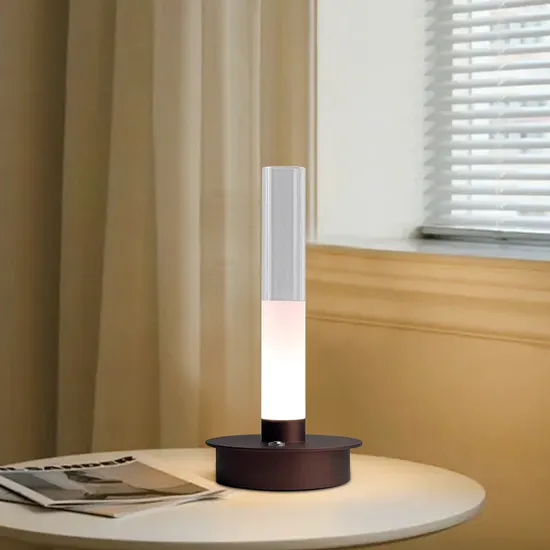 Lámpara de mesa moderna elegante con carga USB para dormitorio y bistro1