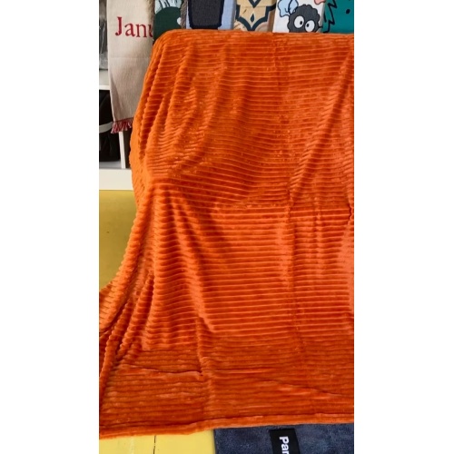 Yeni Tasarım Yumuşak Peluş Kabarık Flanel Polar Atma Sherpa Ribbed Blanket1