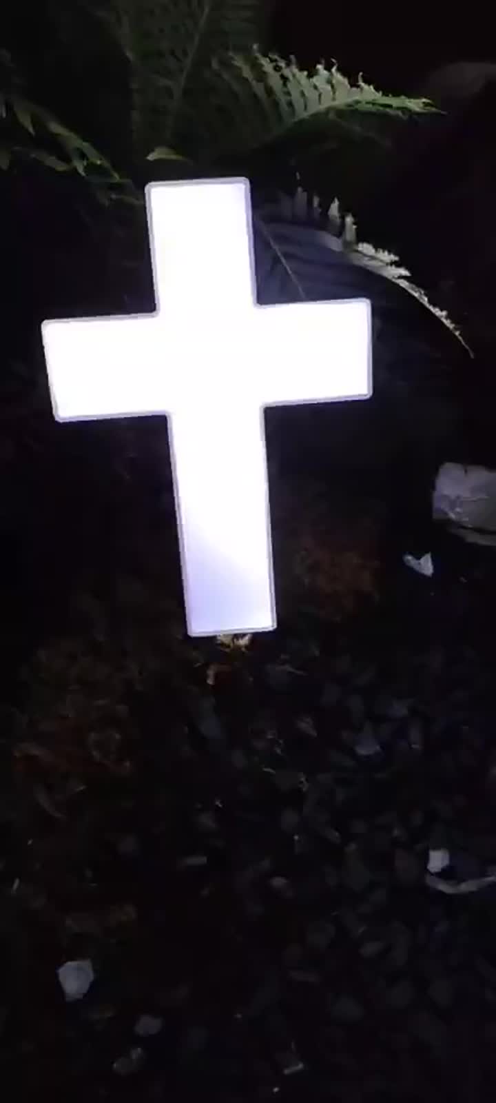 Cross Lawn Lamp