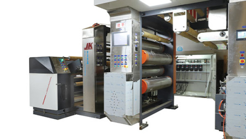 Модульный ламинатор поддерживает быструю смену модели, адаптируясь к ламинированию подложек разной толщины, что обеспечивает гибкость производства на предприятиях.