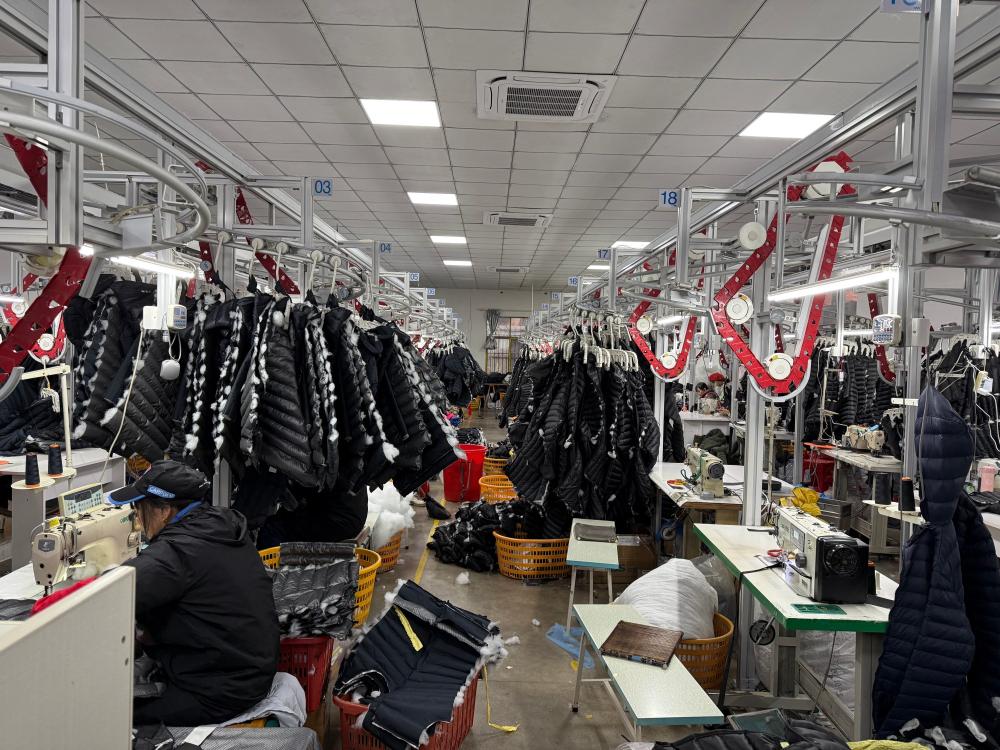 Factory Interior Working Scene (7)