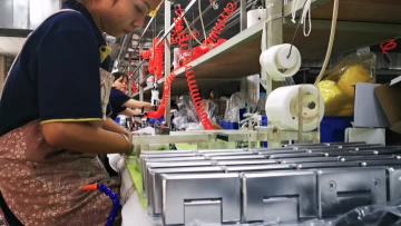 Packing Showerdoor Hinges and Clamps