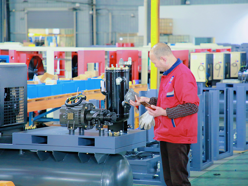 Mobile screw air compressor production workshop