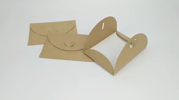 Envelope de papel marrom kraft elegante