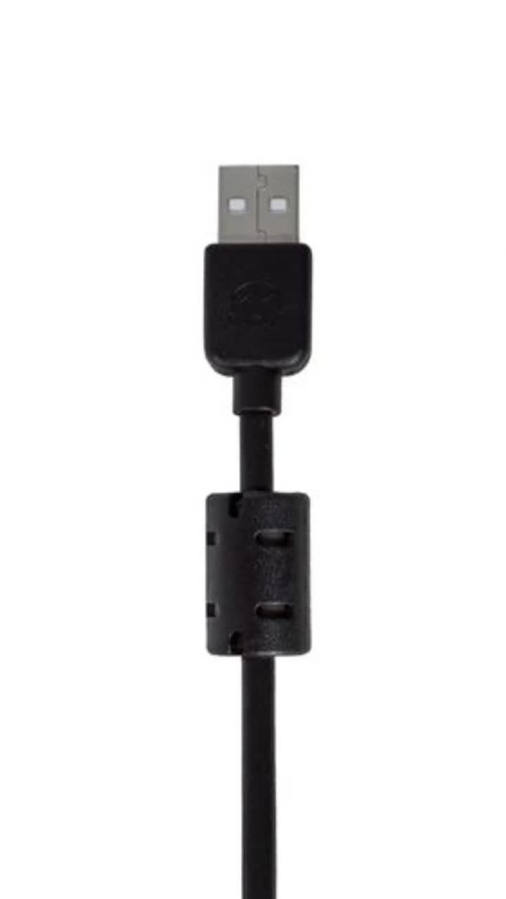 USB kablo üretim sahnesi
