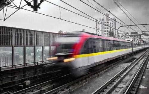 Die Anwendung von Kohlefaser im Transit mit ultrahocher Geschwindigkeitsbahn