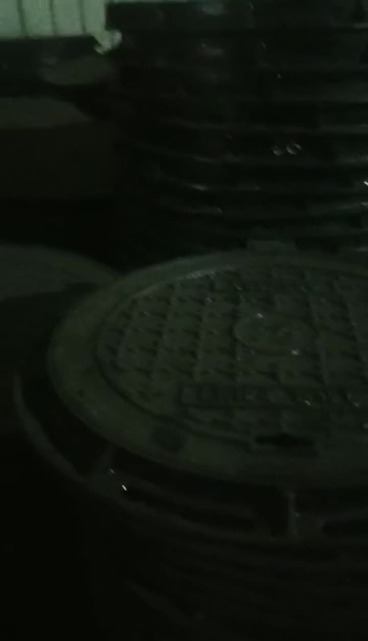 Manhole cover.mp4