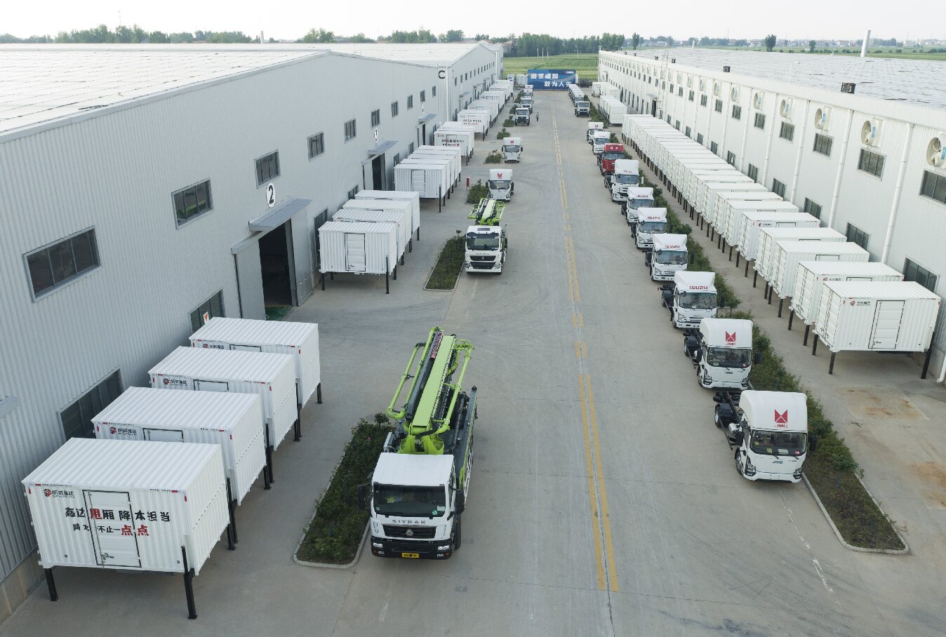 Xinxiang Dongfeng Xinda Heavy Industry lidera inovação em veículos especiais e equipamentos logísticos inteligentes
