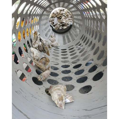 वह ट्यूब किस बारे में है?