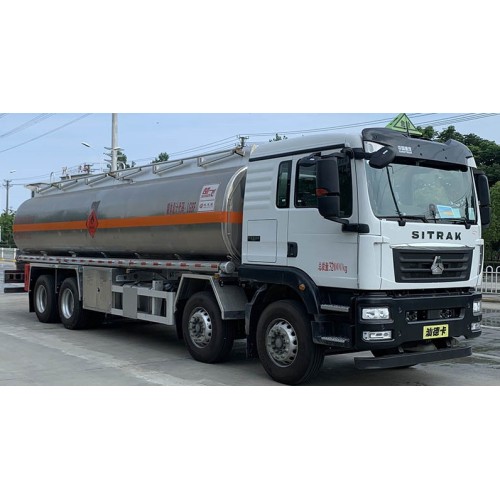 SITRAK HOWO 8 × 4 Solução de caminhão petroleiro
