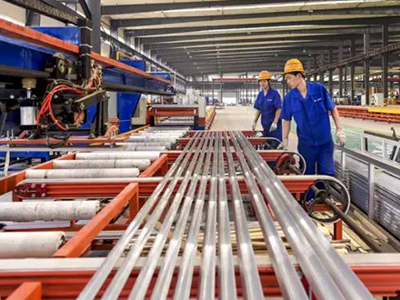 Production process of extruded aluminum profiles