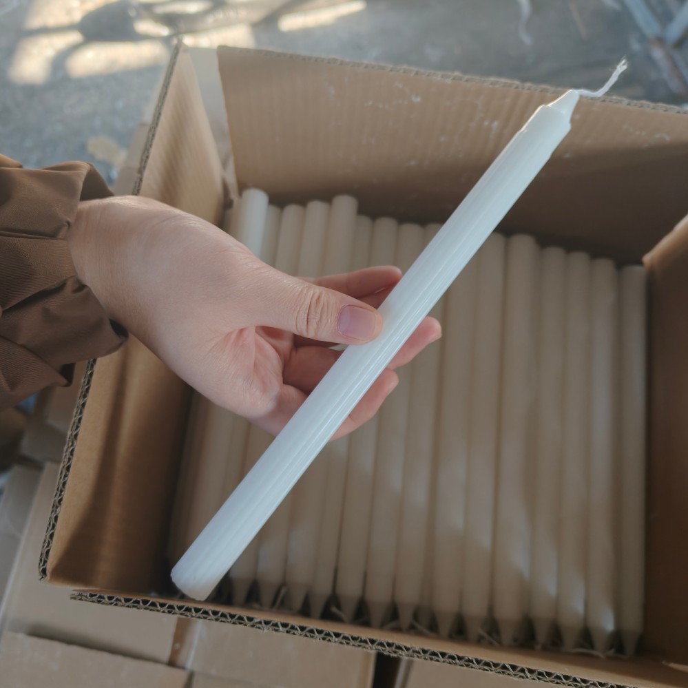 fluted candle