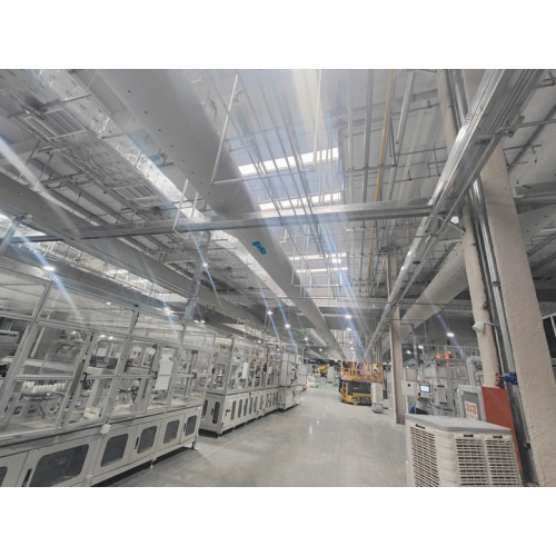 Which is more cost-effective, fiber fabric ducts or traditional metal ducts?