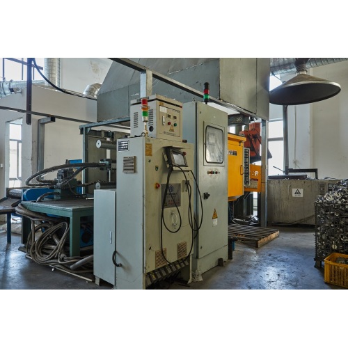 تعمل شركة Ningbo Haidi Metal Tech على تعزيز سلسلة التوريد العالمية من خلال حلول صب القوالب الدقيقة