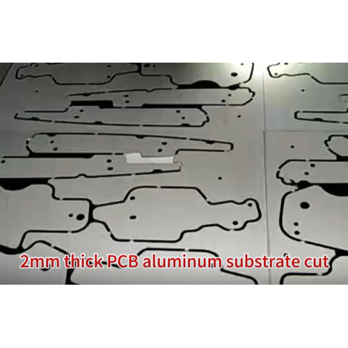 Corte de sustrato de aluminio PCB de 2 mm de espesor