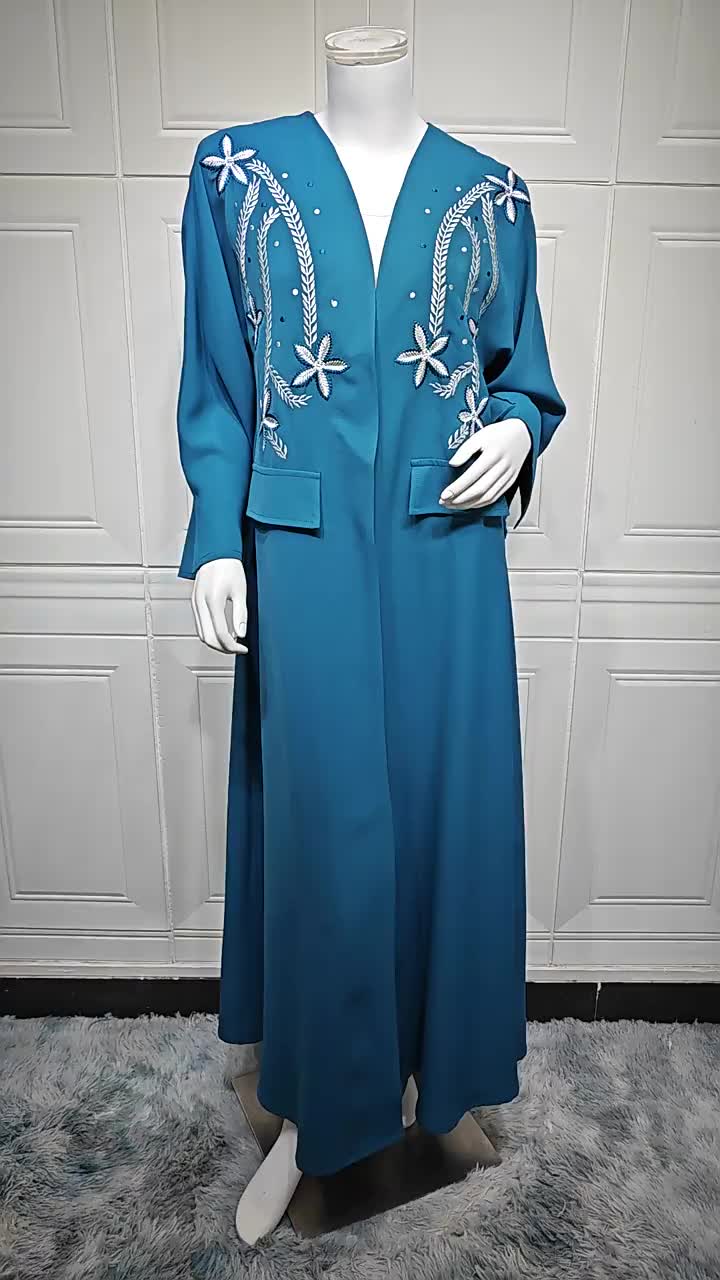 عباية كيمونو مفتوحة مطرزة بالأزهار