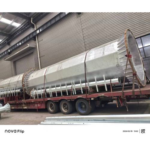 Μεγάλοι ηλεκτρικοί στύλοι αποστέλλονται.