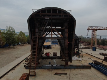Inverted Arch Trestle Trolley