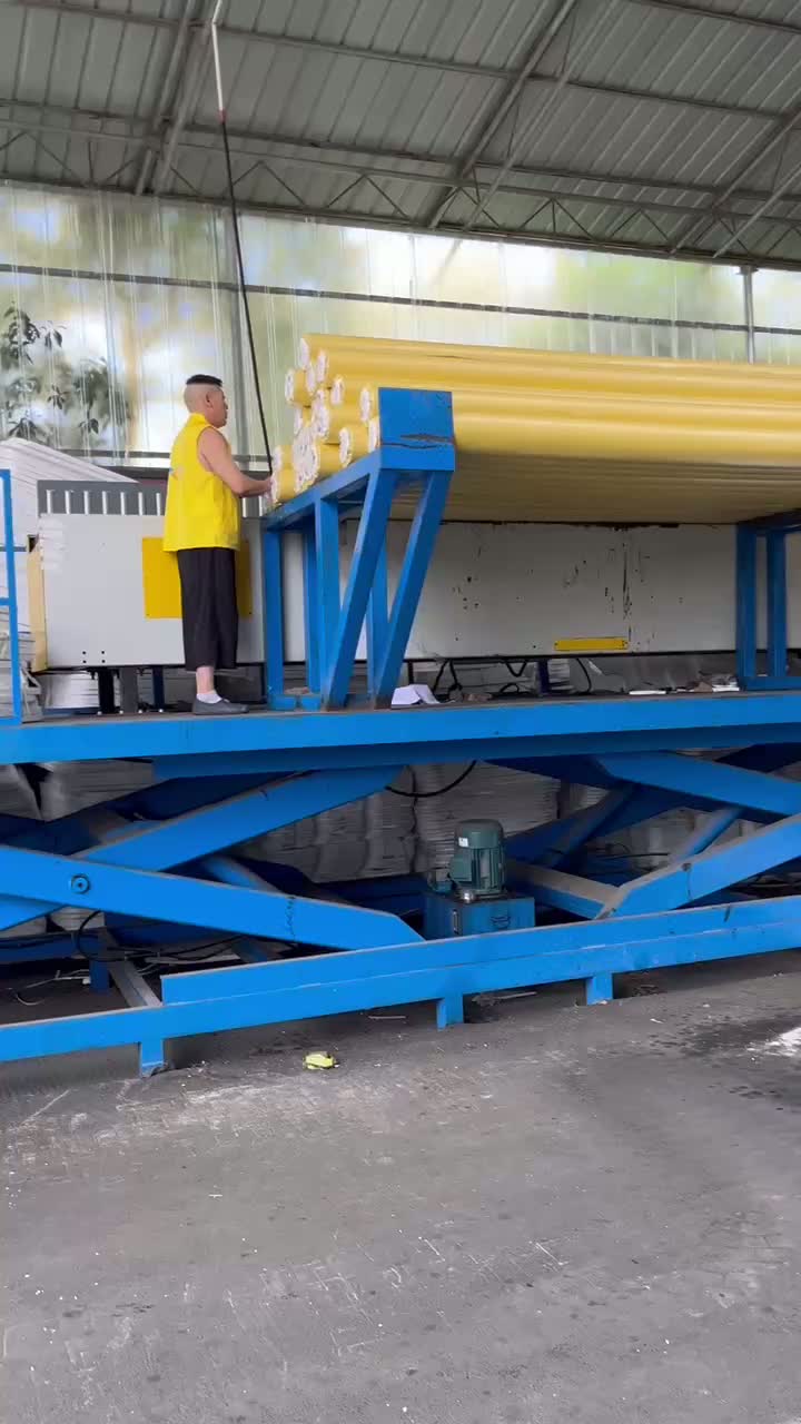 Vidéo de chargement des conteneurs de l'entreprise