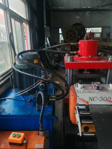 Bridge forming machine