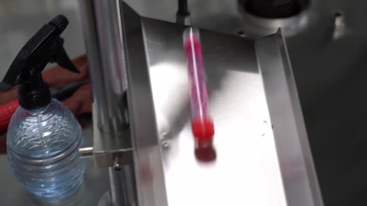 Processus de production du tube d&#39;échantillonnage du virus 6.MP4