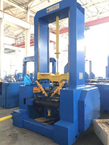 H-beam assembling machine