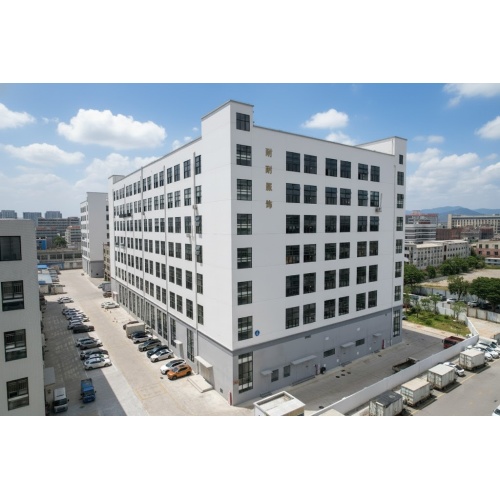 Xiamen NineNine Apparel: شركة موثوقة لتصنيع بدلات التزلج ومورد كامل للملابس الخارجية للعملاء العالميين