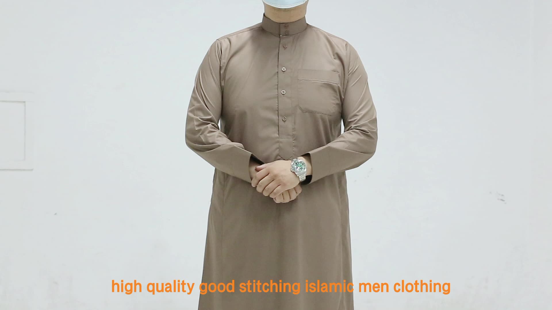 Nuovo stile all&#39;ingrosso Khamis Arab Thobe Bellissimi uomini islamici musulmani Abiti Abaya1