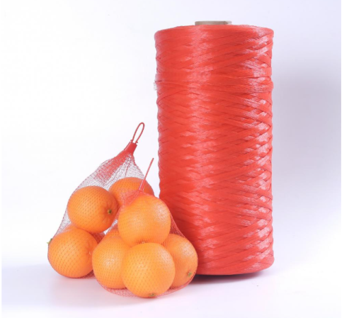 Supermarkets and hypermarkets are busy stocking up! Demand for plastic net bags is high, and enterprises are working overtime during holidays to ensure supply