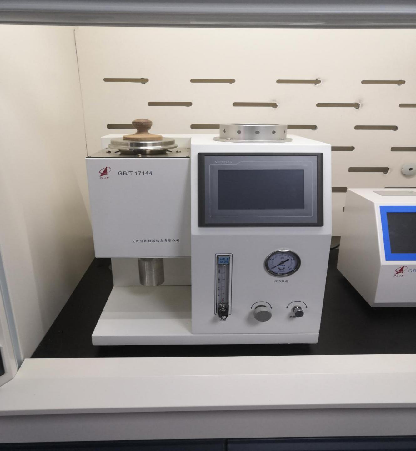 Afișaj de serie de echipamente experimentale cu ulei termic