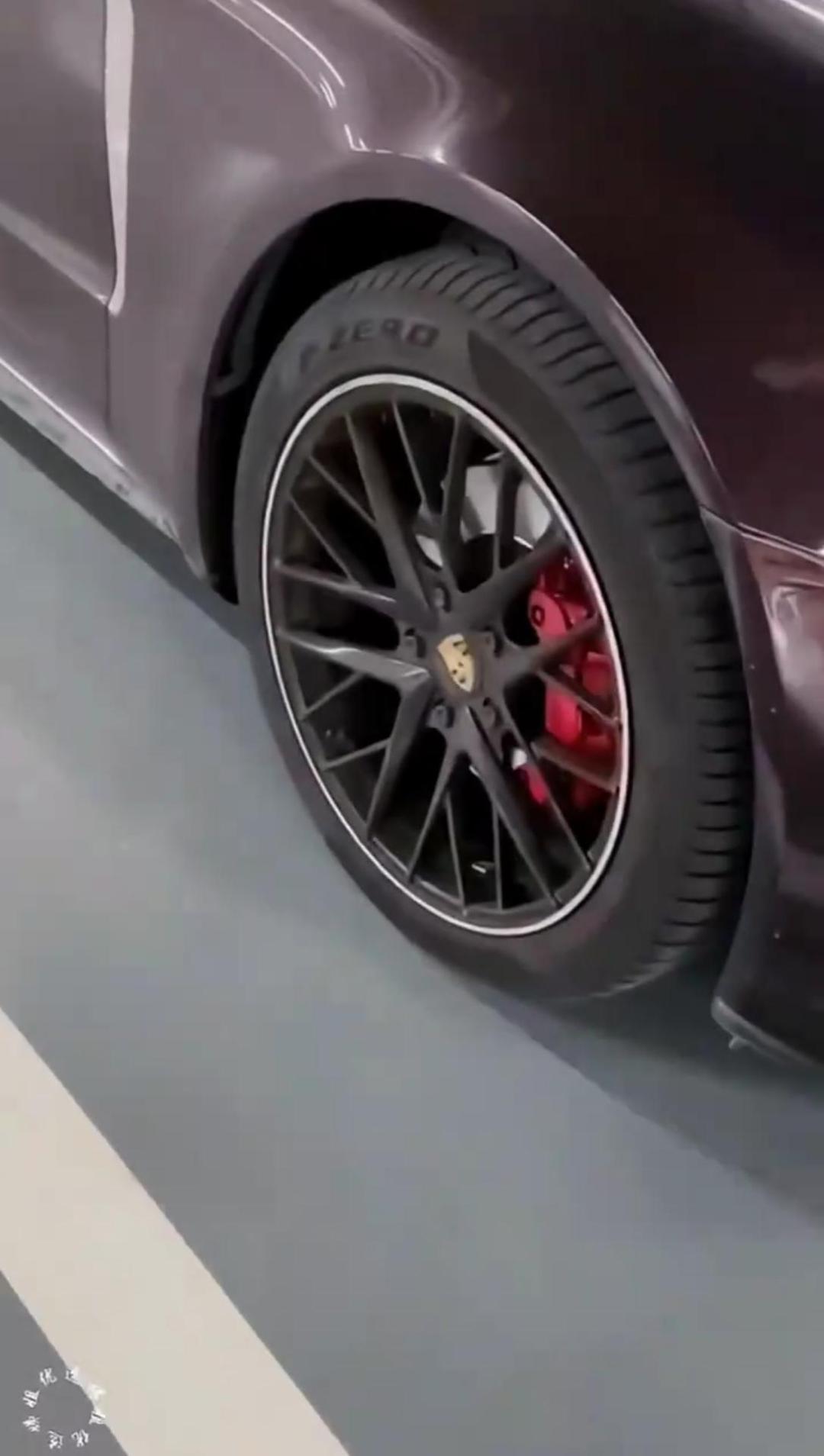 lantai garaj epoksi kelabu