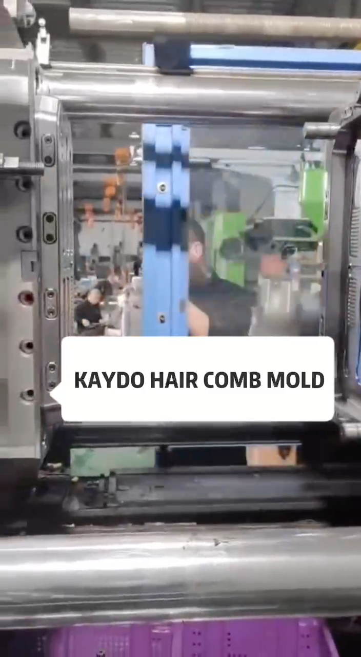 Inyección de plástico Molde de peine para el cabello con cepillo de buena calidad MOULD1