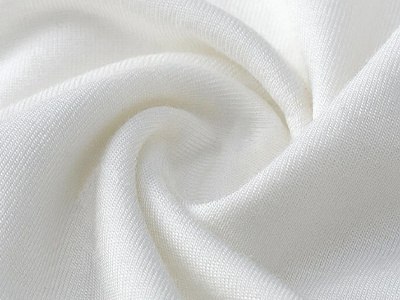 Design orientado por IA e renascimento artesanal redefinem a nova lógica estética e comercial da moda global